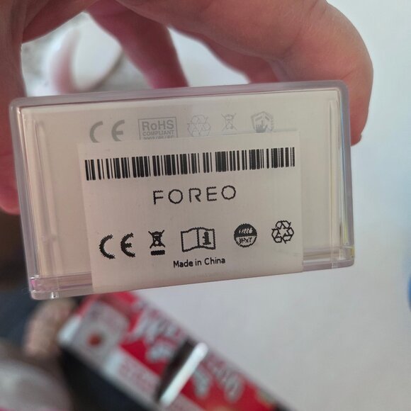 FOREO Luna mini 2 Fuchisa T-Sonic Cleansing Massager NWT and Sealed - Picture 3 of 5